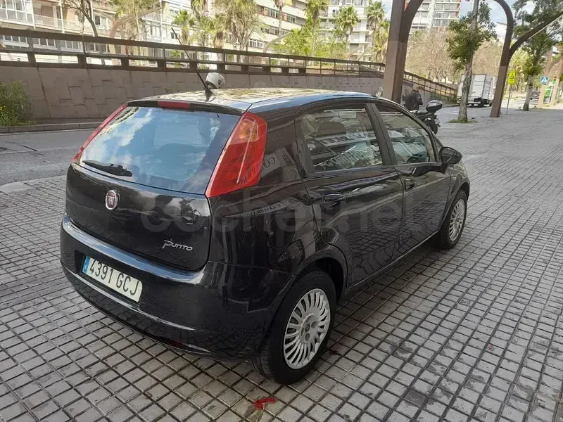 Usado Fiat Punto Dynamic 95 CV (69 kW) 2009 Negro Utilitario