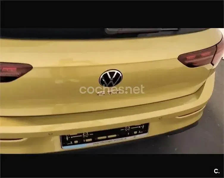 Usado VW Golf VIII GTI Clubsport 301 CV (221 kW) 2023 Amarillo Berlina