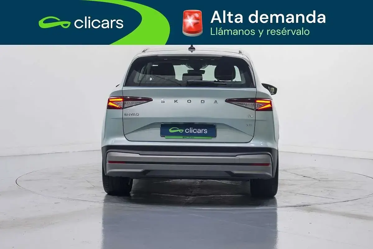 Usado Skoda Enyaq iV 150 kW (204 CV) 2022 Plateado SUV