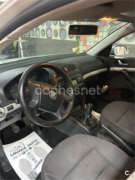 Usado Skoda Octavia 105 CV (77 kW) 2004 Gris / plata Berlina