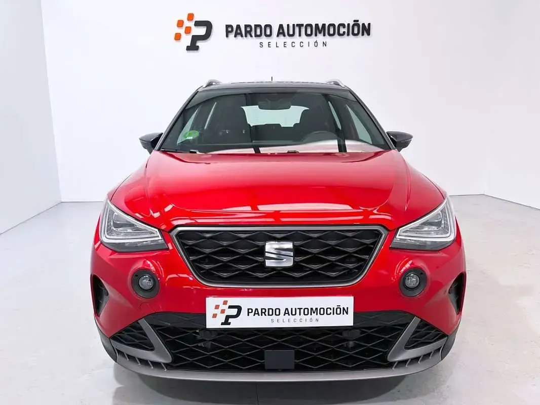 Usado Seat Arona FR 109 CV (80 kW) 2024 Rojo SUV