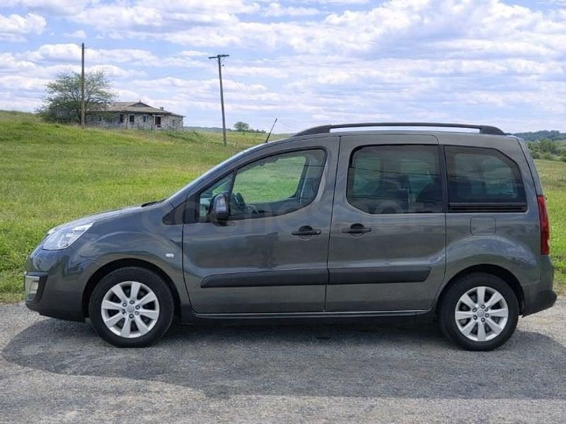 Begagnad Peugeot Partner Tepee Outdoor 120 HK (88 kW) 2016 Grå Minibuss