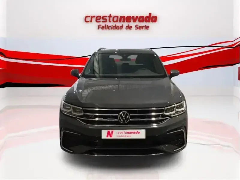 Usado VW Tiguan R-line 150 CV (110 kW) 2023 Gris SUV