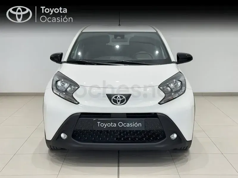 Usado Toyota Aygo X Play 72 CV (52 kW) 2024 Blanco SUV