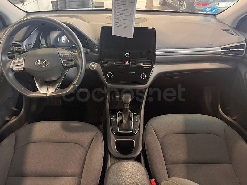 Usado Hyundai Ioniq 141 CV (103 kW) 2022 Gris / plata Utilitario
