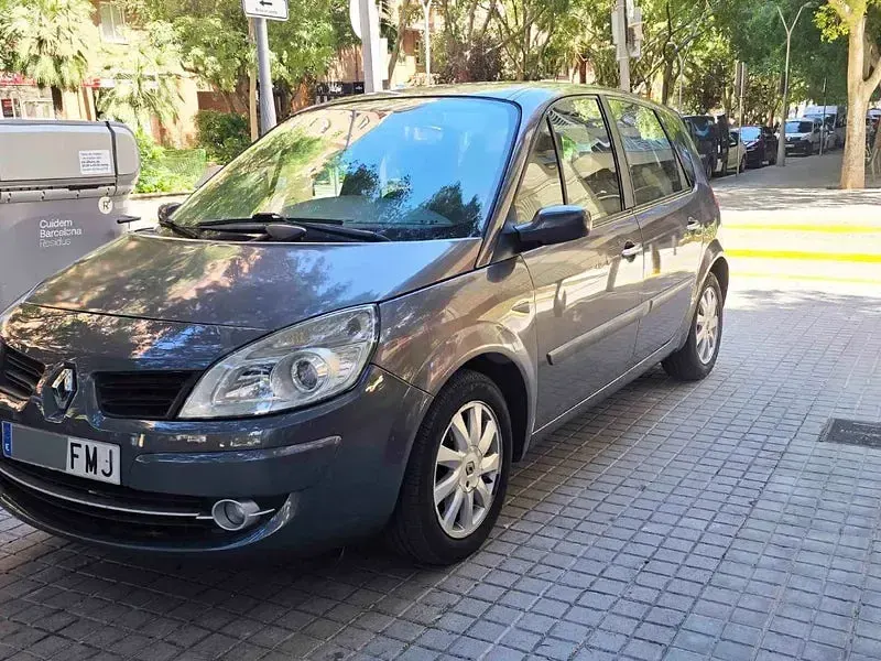 Usado Renault Scénic 110 CV (80 kW) 2007 Gris / plata Monovolumen