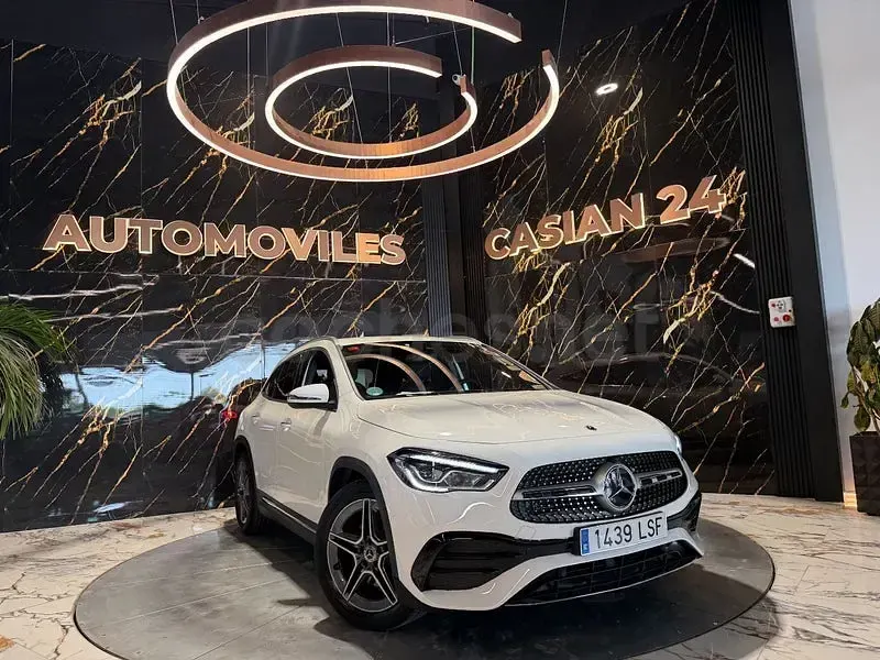 Usado Mercedes GLA200 150 CV (110 kW) 2021 Blanco SUV