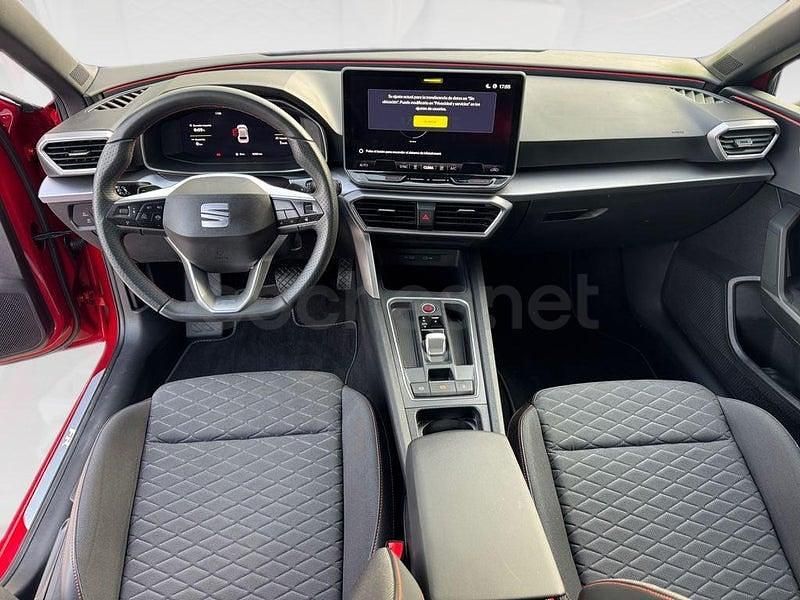 Usado Seat Leon FR 150 CV (110 kW) 2025 Rojo Familiar