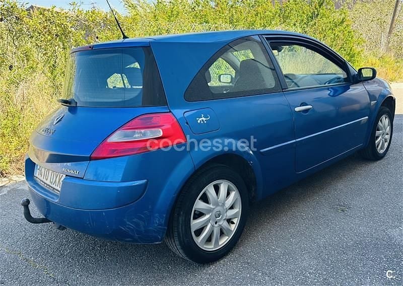 Usado Renault Mégane II Dynamique 105 CV (77 kW) 2006 Azul Berlina