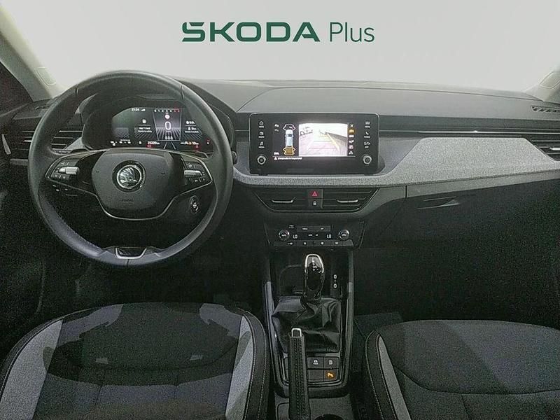 Usado Skoda Scala Selection 115 CV (84 kW) 2024 Blanco Utilitario