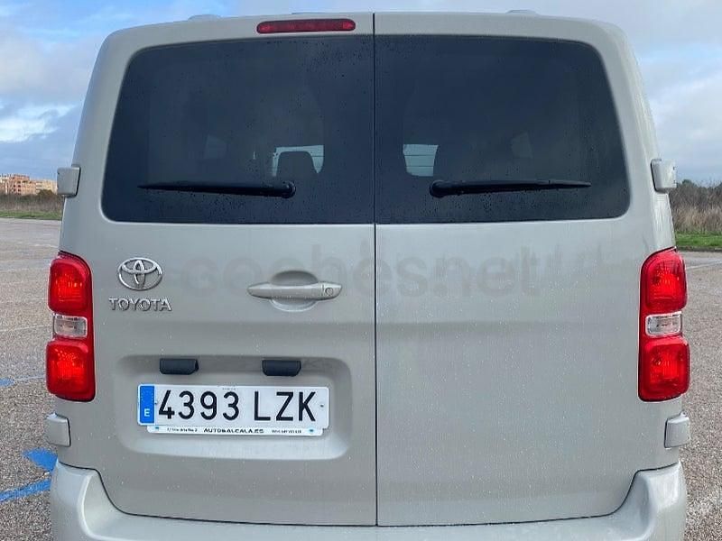 Usado Toyota Proace Verso 120 CV (88 kW) 2022 Gris / plata Familiar