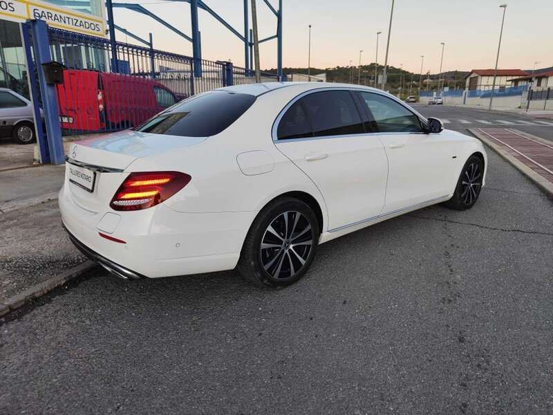 Usado Mercedes E300 320 CV (235 kW) 2019 Blanco Berlina