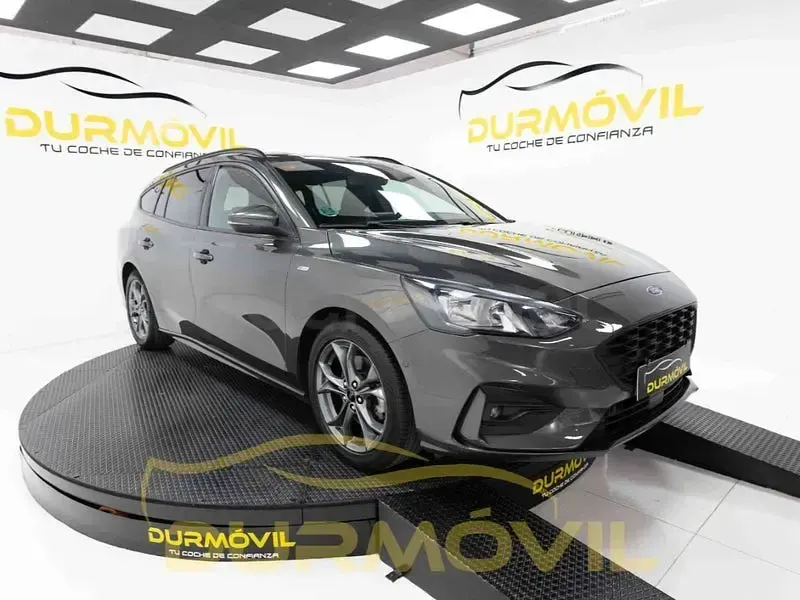 Usado Ford Focus ST-Line 125 CV (91 kW) 2019 Gris / plata Familiar