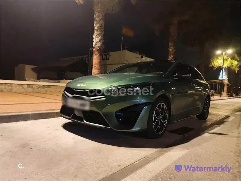 Usado Kia ProCeed GT-Line 140 CV (102 kW) 2024 Verde Familiar