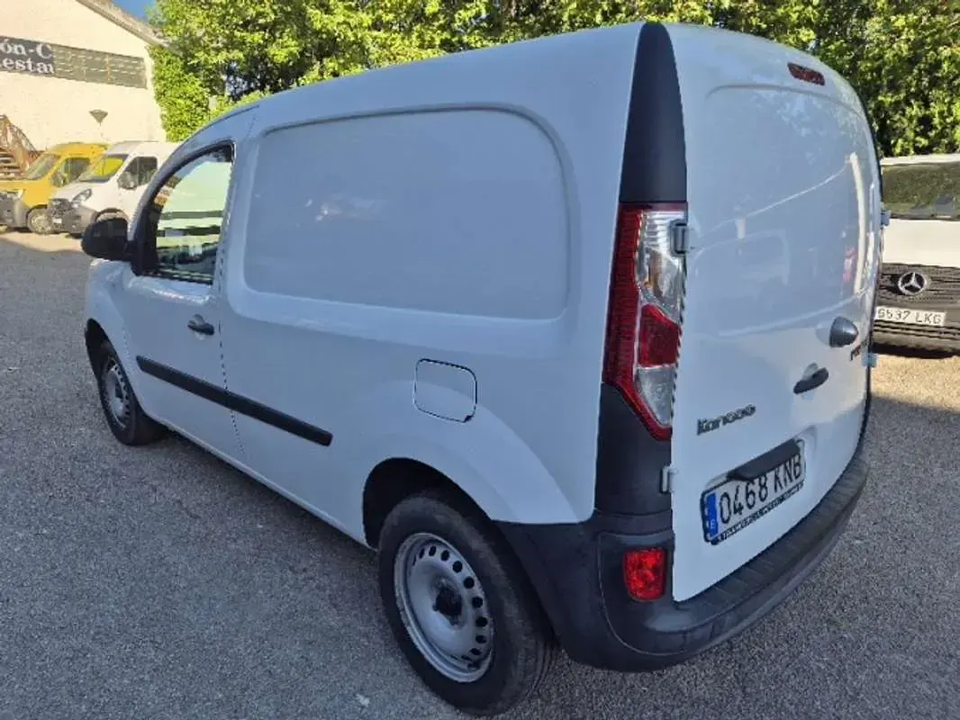 Usado Renault Kangoo 75 CV (55 kW) 2018 Blanco Monovolumen