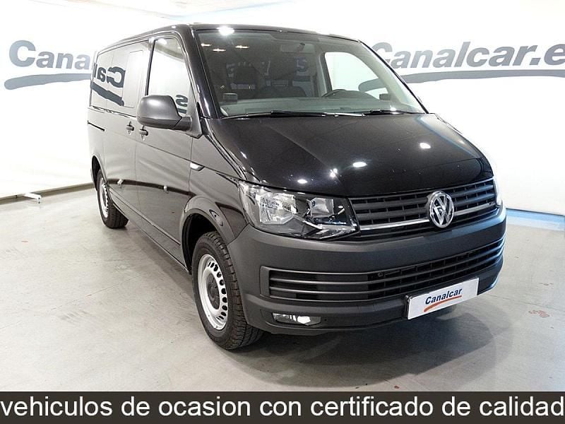 Usado VW Caravelle Trendline 150 CV (110 kW) 2016 Negro Monovolumen