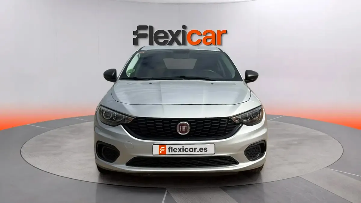 Usado Fiat Tipo Pop 95 CV (69 kW) 2019 Gris Familiar