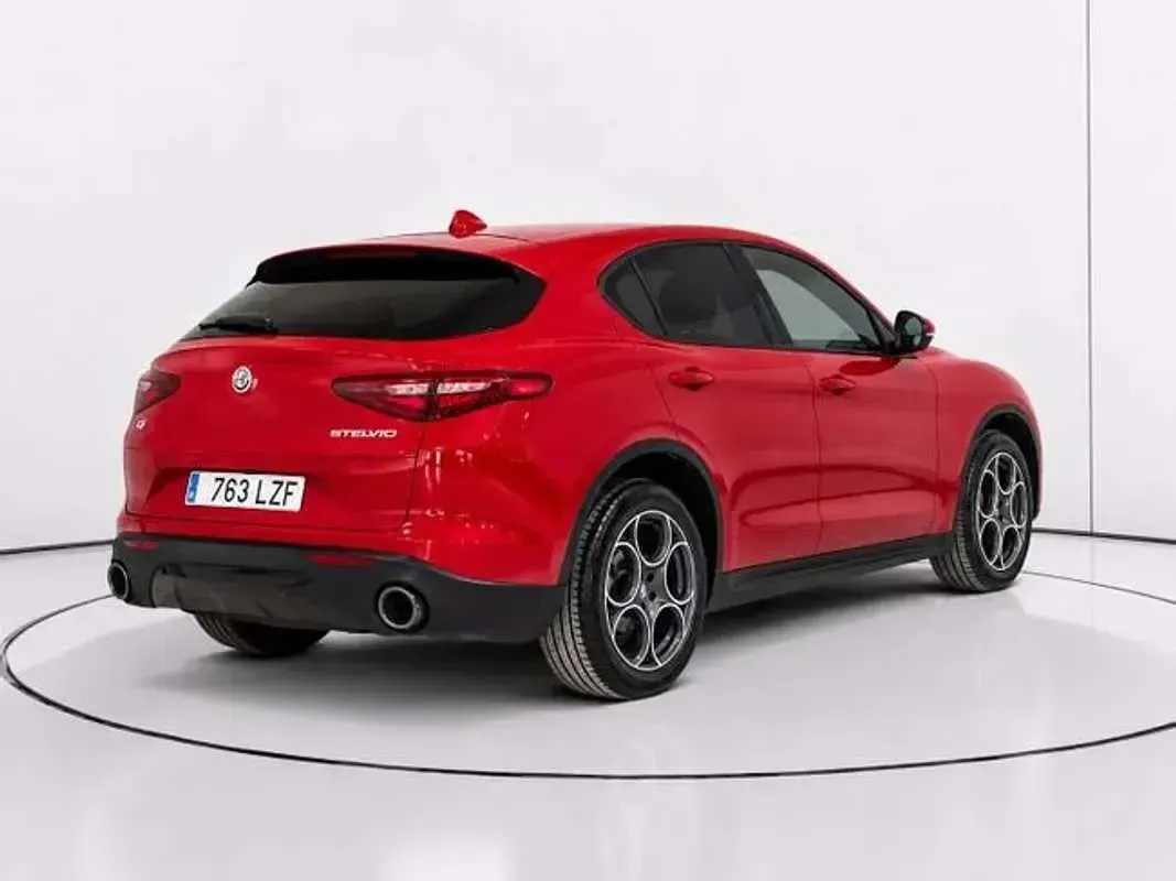 Usado Alfa Romeo Stelvio Sprint 190 CV (139 kW) 2022 Rojo SUV