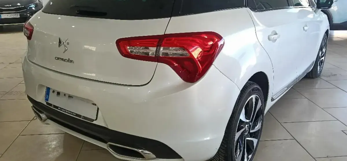 Usado DS Automobiles DS5 Style 150 CV (110 kW) 2015 Blanco Utilitario