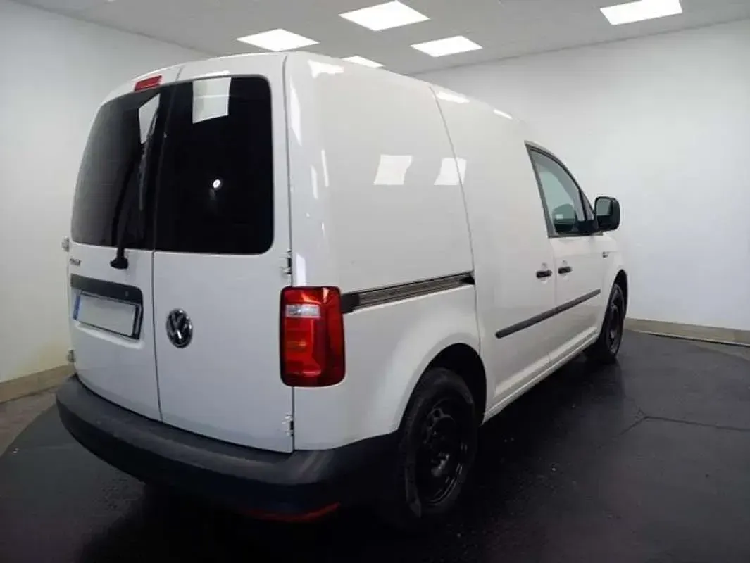 Usado VW Caddy 102 CV (75 kW) 2020 Blanco Monovolumen