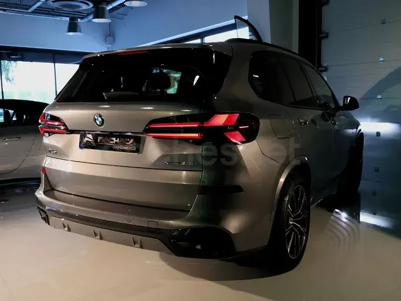 Używany BMW X5 Comfort Edition 298 KM (219 kW) 2025 Szary SUV