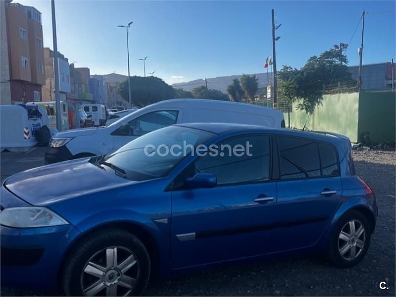 Usado Renault Mégane II Dynamique 98 CV (72 kW) 2003 Azul Berlina