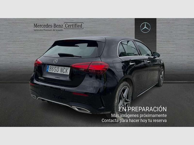 Usado Mercedes A250 218 CV (160 kW) 2025 Negro Berlina