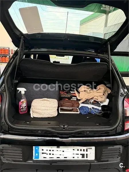 Usado Renault Twingo Intens 70 CV (51 kW) 2015 Negro Utilitario