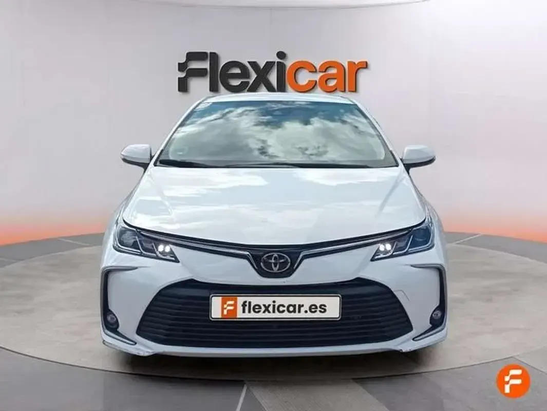 Usado Toyota Corolla Active 125 CV (91 kW) 2023 Blanco Berlina