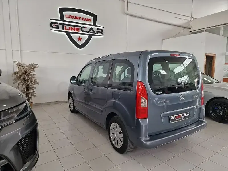 Usado Citroën Berlingo 90 CV (66 kW) 2010 Marrón Monovolumen
