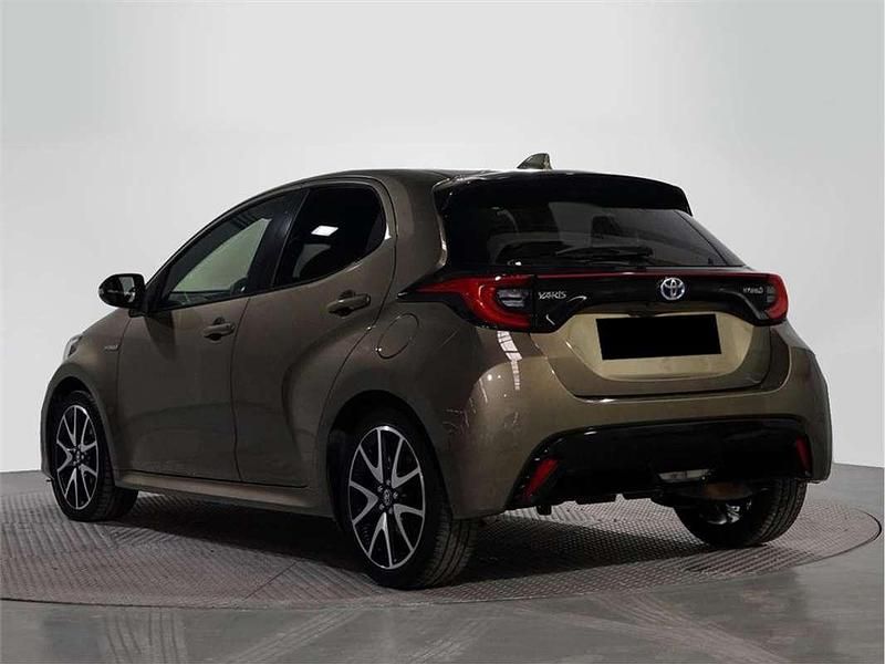 Usado Toyota Yaris Hybrid Style 116 CV (85 kW) 2021 Bronce oliva Utilitario