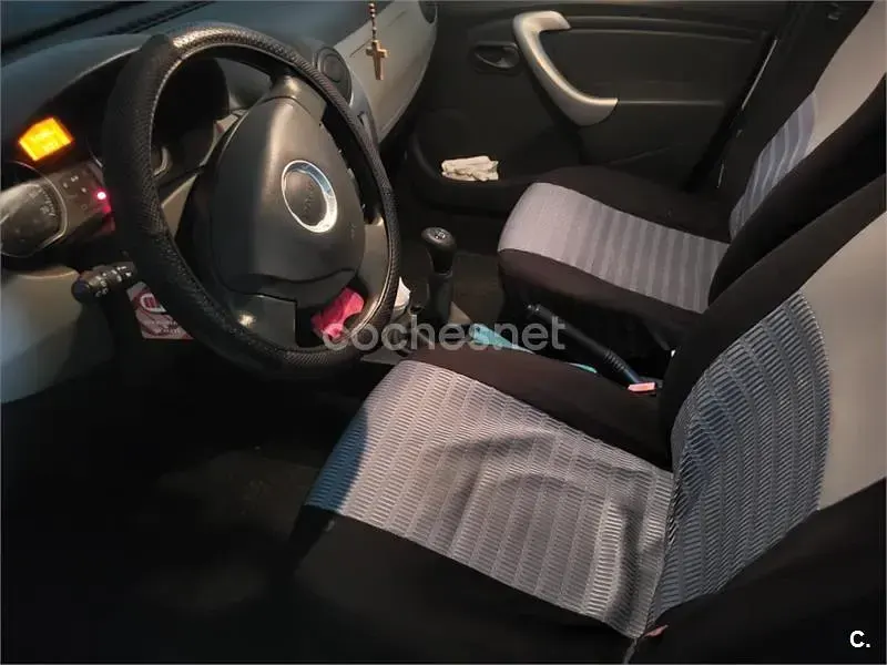Usado Dacia Logan Ambiance 75 CV (55 kW) 2010 Gris / plata Berlina