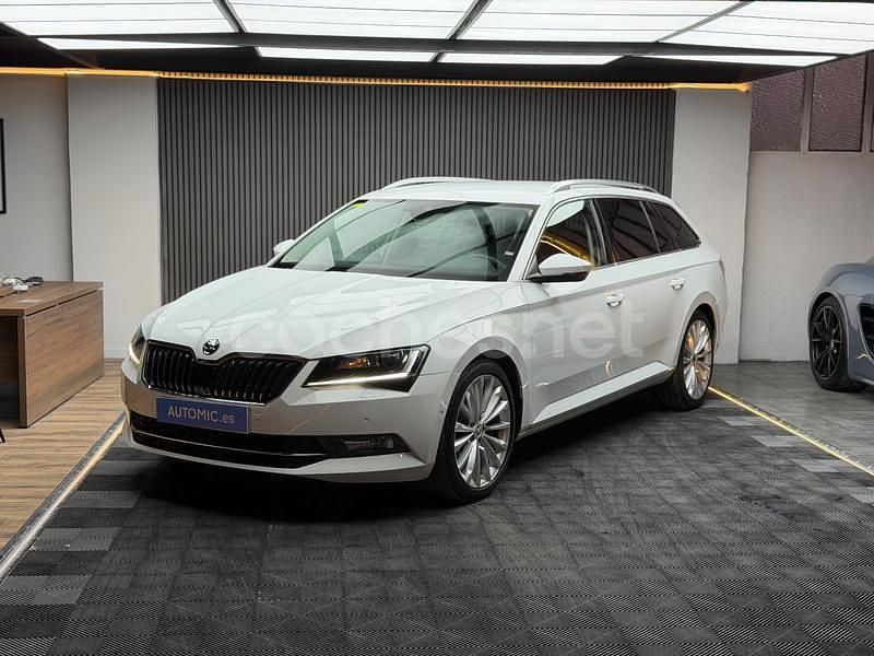 Usado Skoda Superb Style 190 CV (139 kW) 2016 Blanco Familiar