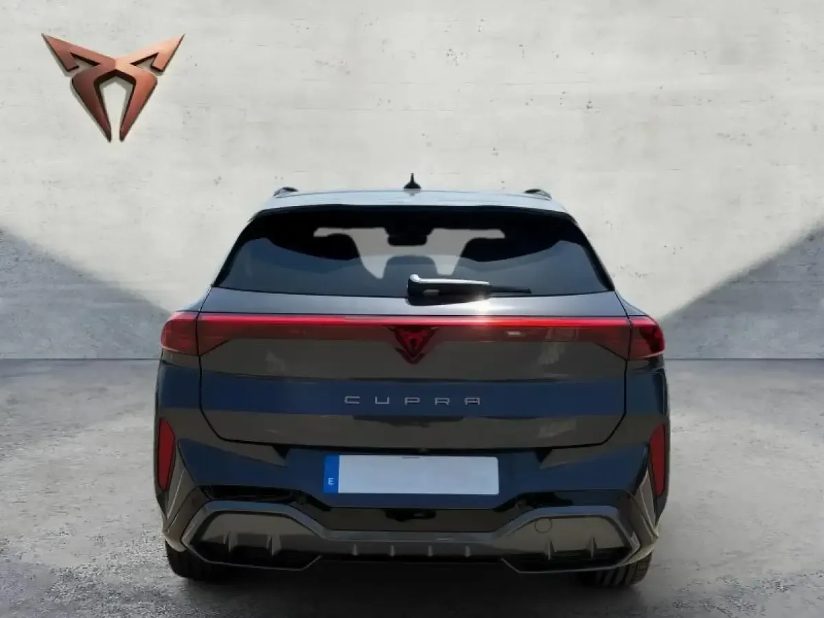Usado Cupra Terramar VZ 265 CV (194 kW) 2025 Gris/plata SUV