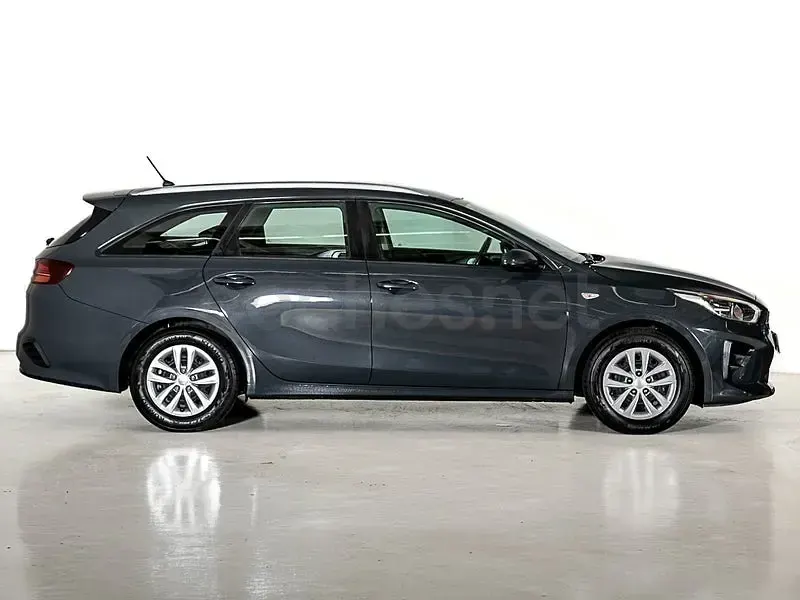 Usado Kia Ceed 120 CV (88 kW) 2020 Negro Utilitario