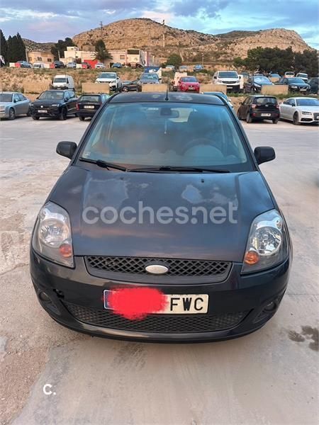 Azul Usado 2007 Ford Fiesta Futura Utilitario | 1700 € (Buen precio) - Imagen 1/4