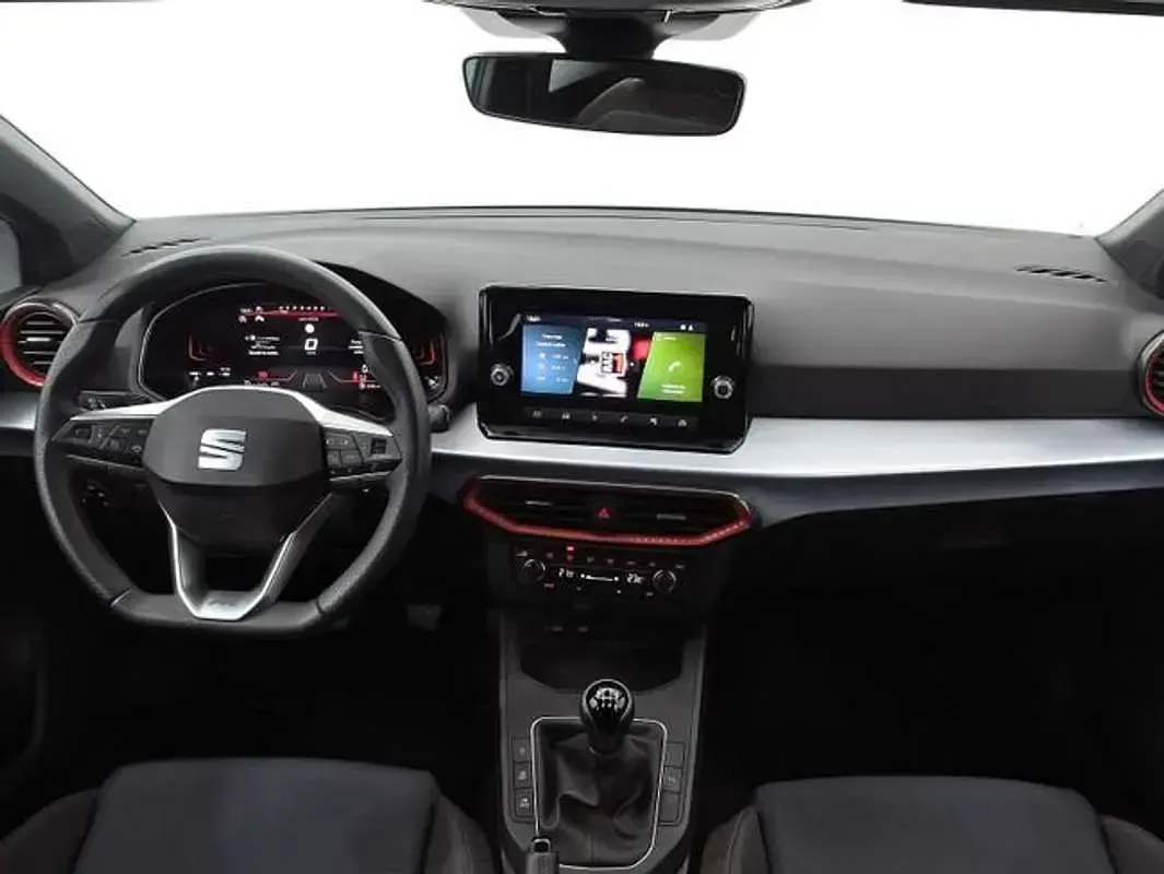 Usado Seat Ibiza FR 116 CV (85 kW) 2025 Blanco Utilitario
