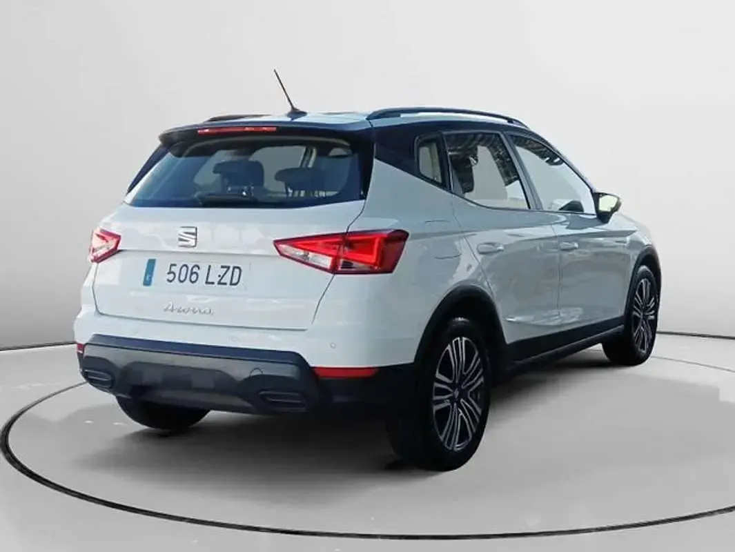 Usado Seat Arona Style 111 CV (81 kW) 2022 Blanco SUV