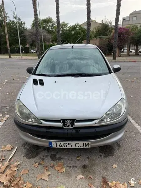Usado Peugeot 206 70 CV (51 kW) 2003 Gris / plata Berlina