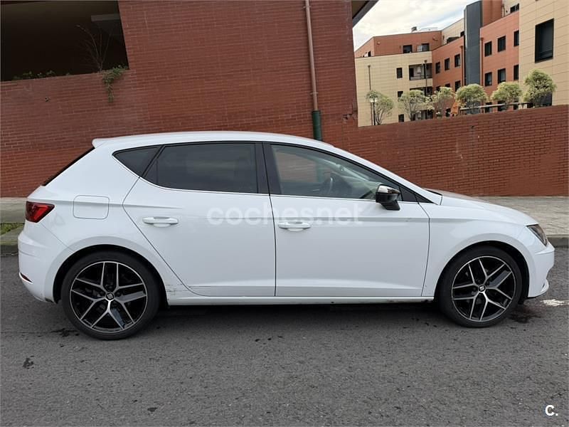 Usado Seat Leon XCELLENCE 150 CV (110 kW) 2019 Blanco Berlina