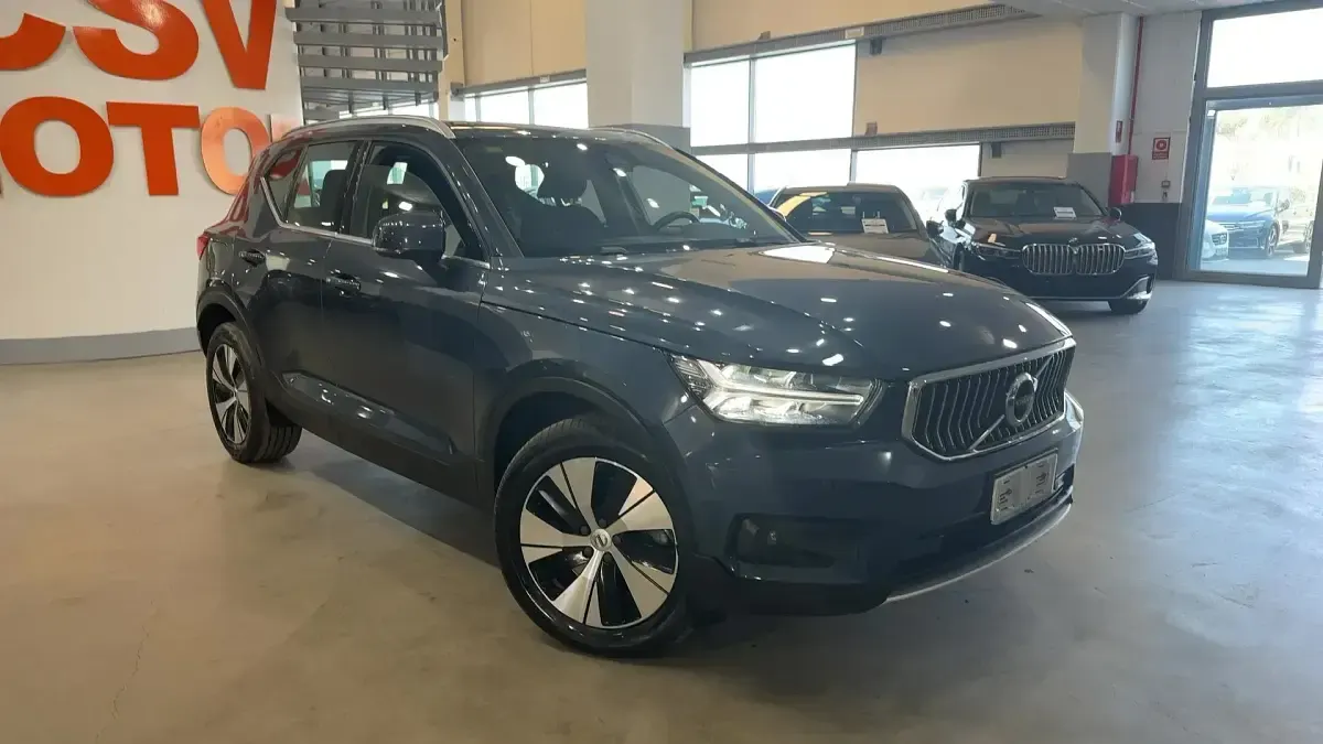 Usado Volvo XC40 Inscription 262 CV (192 kW) 2021 Azul SUV
