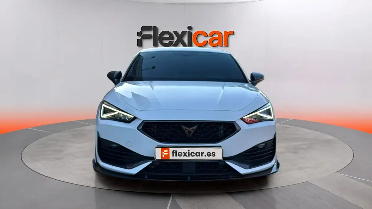 Usado Cupra Leon 150 CV (110 kW) 2023 Blanco Berlina