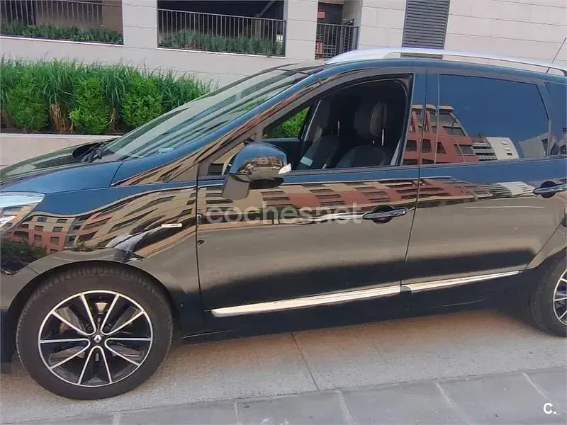 Usado Renault Grand Scénic III Bose Edition 130 CV (95 kW) 2013 Negro Monovolumen