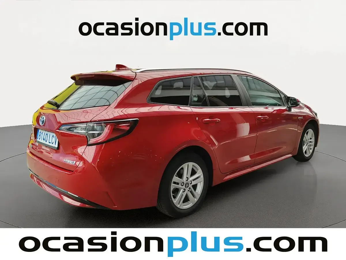 Usado Toyota Corolla Active 122 CV (89 kW) 2019 Rojo Familiar