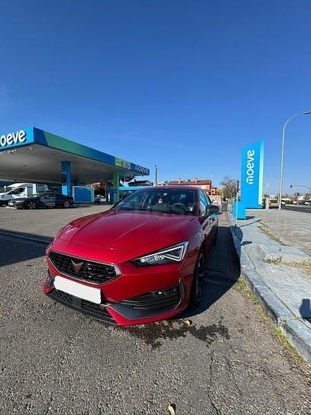 Usado Cupra Leon 190 CV (139 kW) 2023 Rojo Berlina