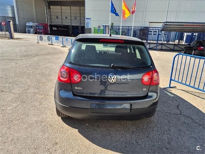 Usado VW Golf IV Trendline 102 CV (75 kW) 2006 Negro Berlina