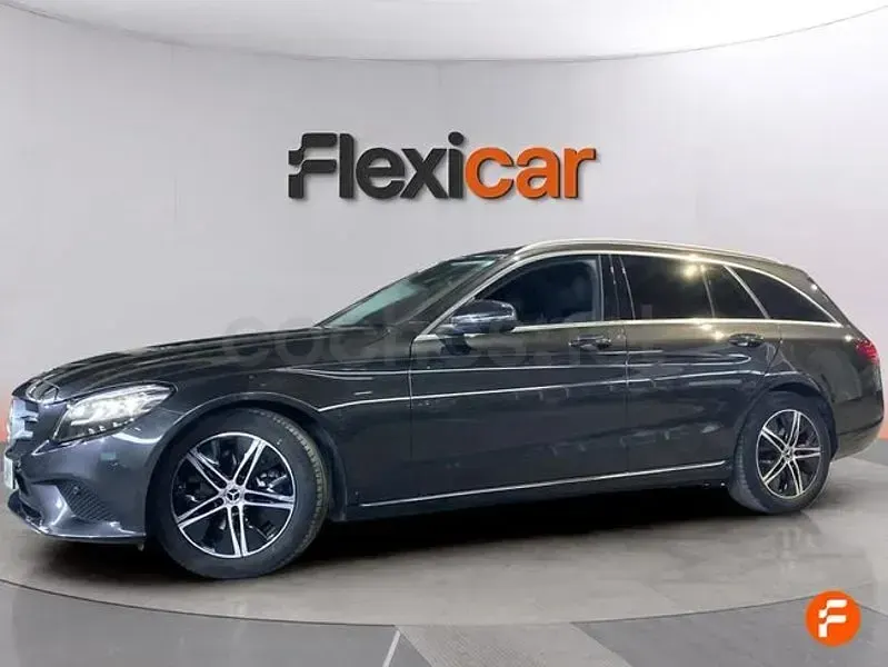Usado Mercedes C200 160 CV (117 kW) 2021 Gris / plata Familiar