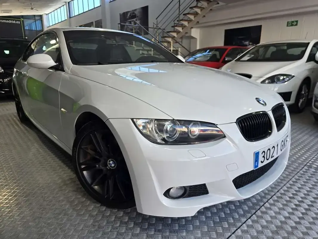 Usado BMW 320 177 CV (130 kW) 2008 Blanco Coupe
