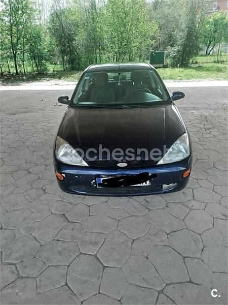 Käytetty Ford Focus Trend 90 HP (66 kW) 2001 Sininen Sedan