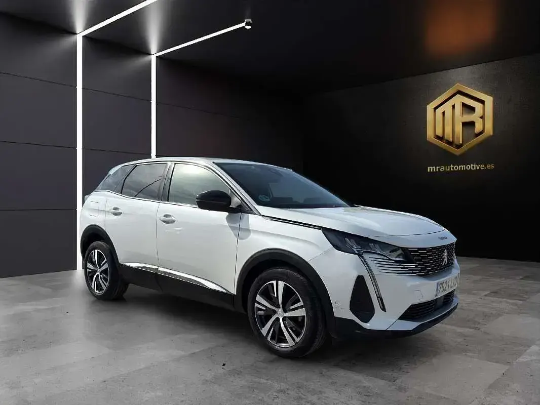 Usado Peugeot 3008 Allure 131 CV (96 kW) 2022 Blanco SUV